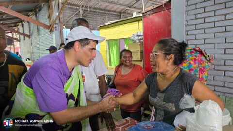 https://michaelashwinadhin.com/wp-content/uploads/2025/05/NDP-Paramaribo-Bezoek-Markt-Michael-Ashwin-Adhin-Suriname-Verkiezingen-2025-t8.jpg