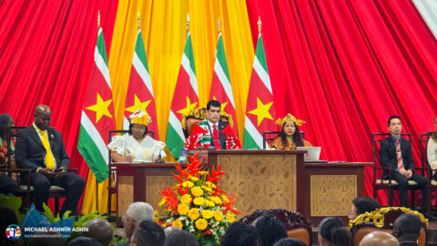 Fotoverslag van de Buitengewone Openbare Vergadering ter gelegenheid van 50 jaar Staatkundige Onafhankelijkheid van de Republiek Suriname op 25 november 2025.