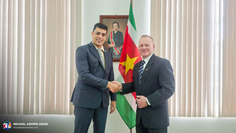Vandaag ontving ik de heer Paul Watzlavick, die momenteel tijdelijk waarneemt als ambassadeur van de Verenigde Staten van Amerika in Suriname, voor een officieel kennismakingsbezoek.